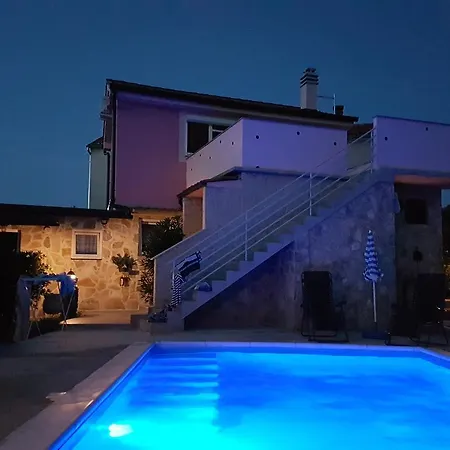 Kate, With A Private Swimming Pool And Garden Villa Malinska