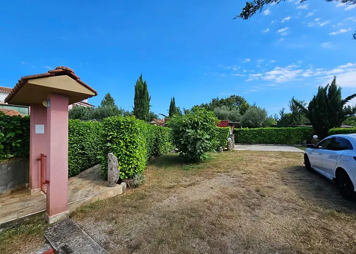 ヴィラ Kate, With A Private Swimming Pool And Garden