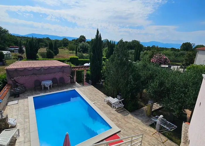 Kate, With A Private Swimming Pool And Garden * マリンスカ
