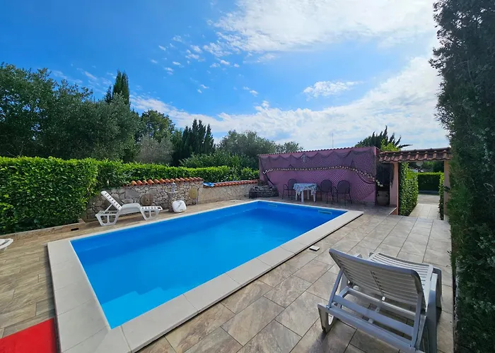 ヴィラ Kate, With A Private Swimming Pool And Garden