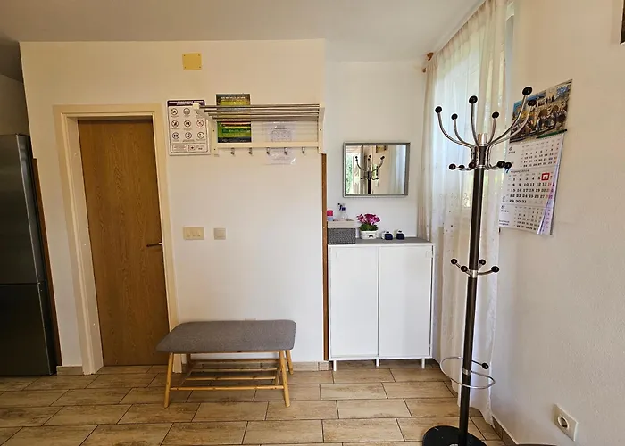 Kate, With A Private Swimming Pool And Garden マリンスカ