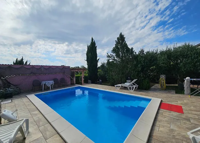 ヴィラ Kate, With A Private Swimming Pool And Garden