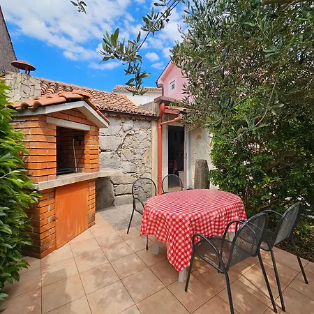 Kate, With A Private Swimming Pool And Garden Villa Malinska