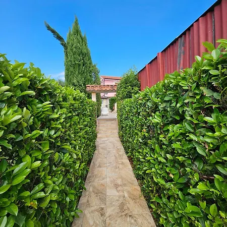 Kate, With A Private Swimming Pool And Garden Villa