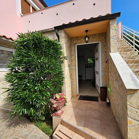 Kate, With A Private Swimming Pool And Garden Villa Malinska