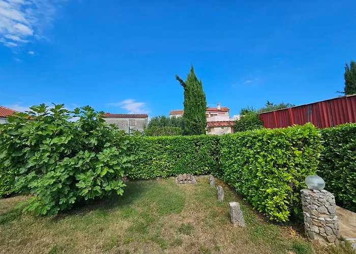 Kate, With A Private Swimming Pool And Garden * 马林斯卡