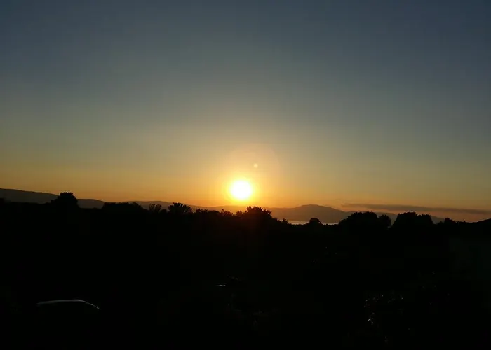 Kate, With A Private Swimming Pool And Garden