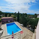 Kate, With A Private Swimming Pool And Garden * Malinska