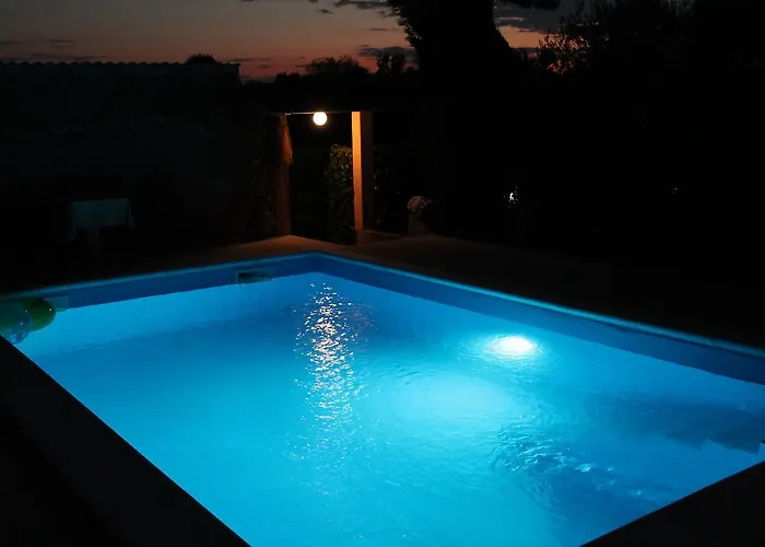 Kate, With A Private Swimming Pool And Garden * Malinska
